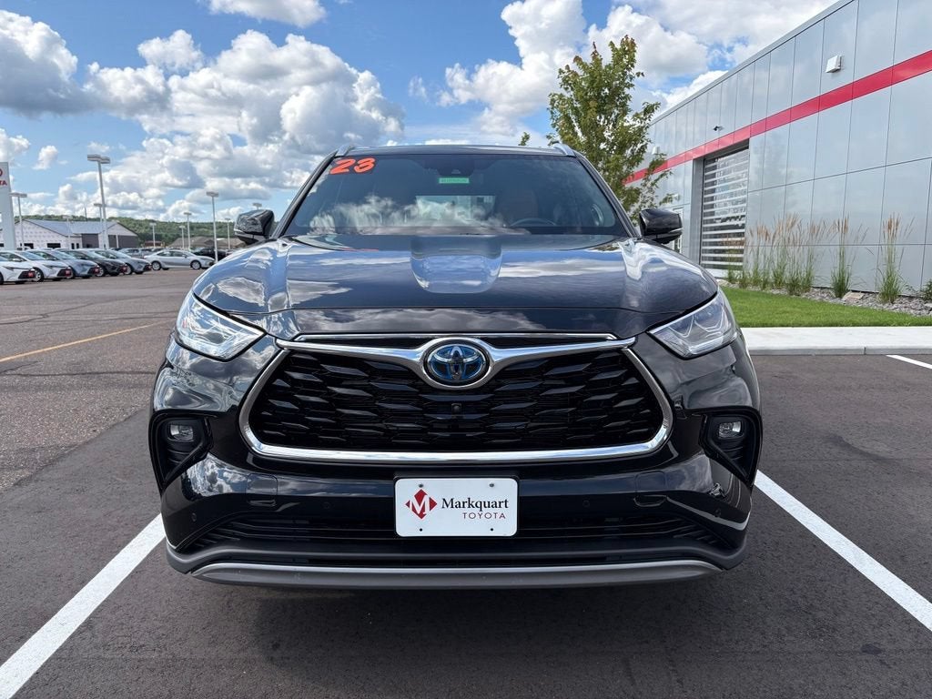 2023 Toyota Highlander Hybrid Platinum