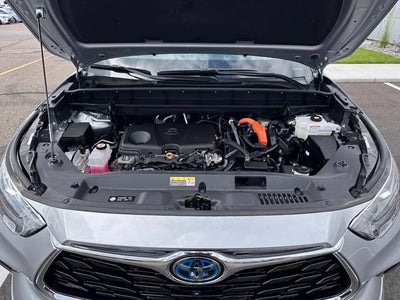 2023 Toyota Highlander Hybrid Platinum