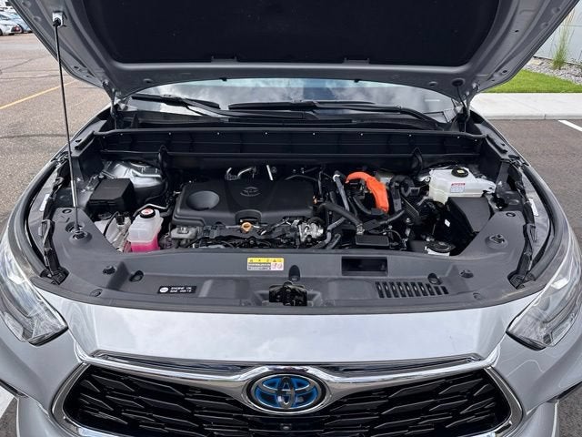 2023 Toyota Highlander Hybrid Platinum