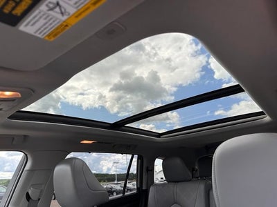 2023 Toyota Highlander Hybrid Platinum