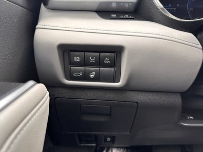 2023 Toyota Highlander Hybrid Platinum