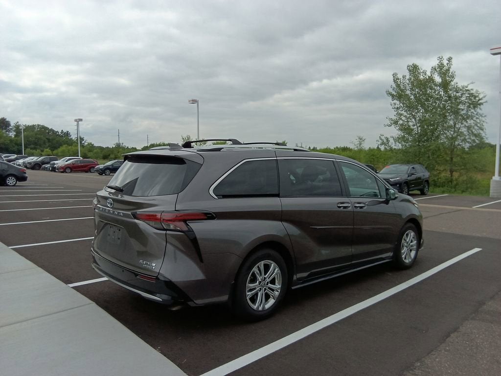 2023 Toyota Sienna Platinum