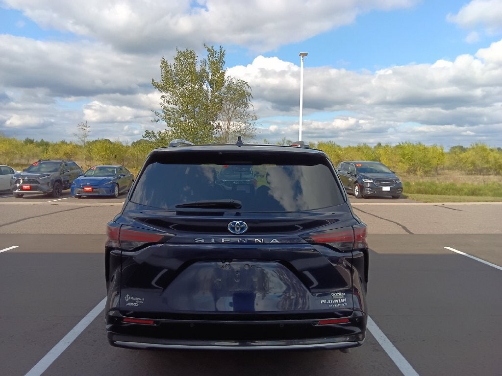 2024 Toyota Sienna Platinum