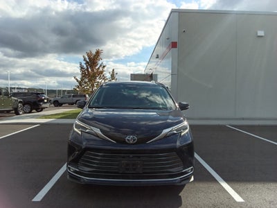2024 Toyota Sienna Platinum
