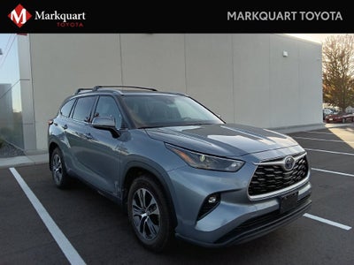 2022 Toyota Highlander Hybrid XLE