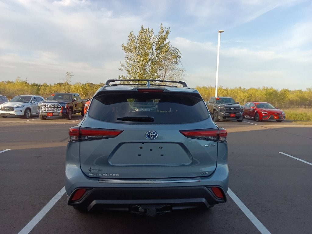 2022 Toyota Highlander Hybrid XLE