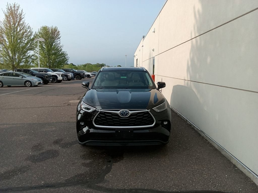 2022 Toyota Highlander Hybrid XLE