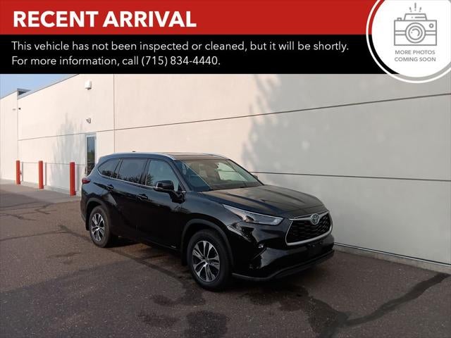 2022 Toyota Highlander XLE Hybrid 4x4's photo