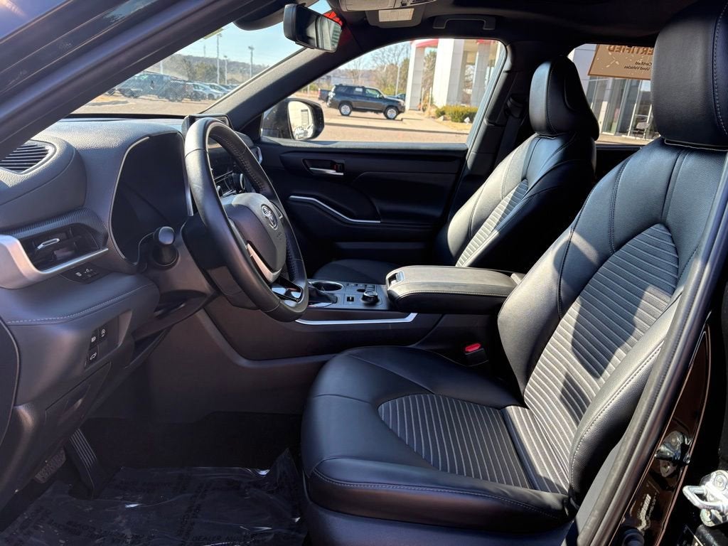 2025 Toyota Highlander XSE