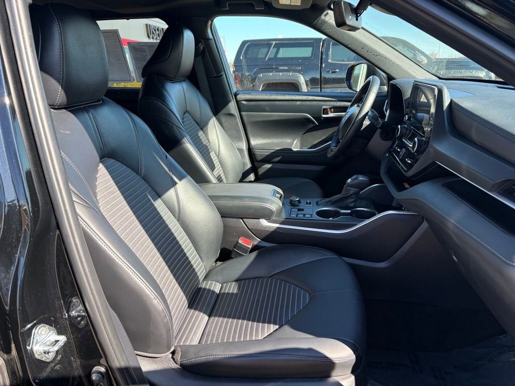 2025 Toyota Highlander XSE