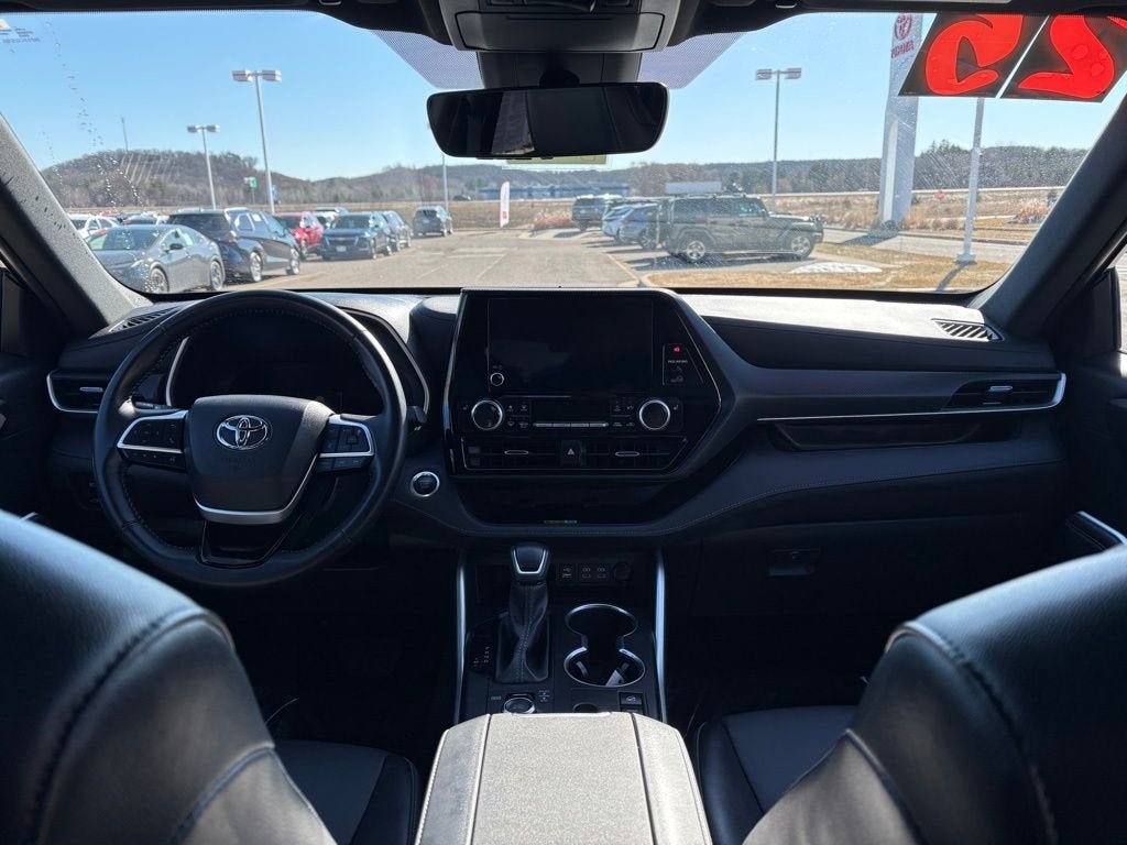 2025 Toyota Highlander XSE