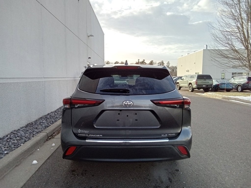 2024 Toyota Highlander Base