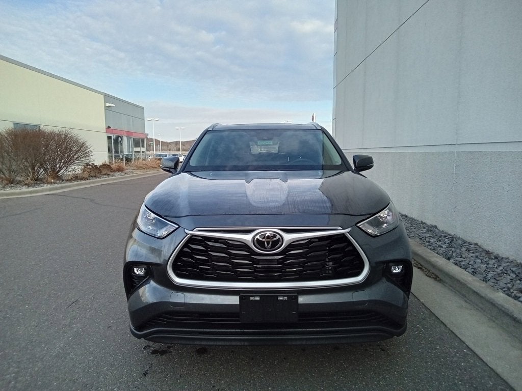 2024 Toyota Highlander Base