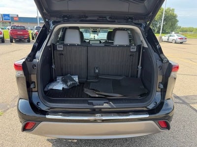 2025 Toyota Highlander Platinum