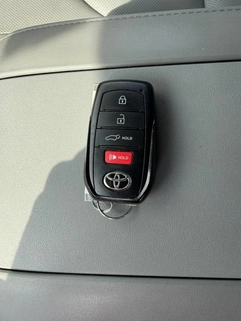 2025 Toyota Highlander Platinum