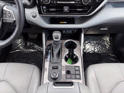 2025 Toyota Highlander Platinum