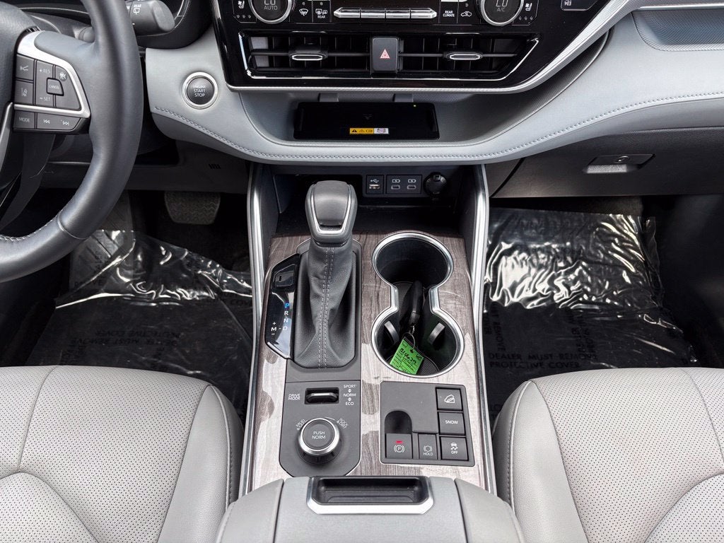 2025 Toyota Highlander Platinum