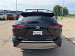 2025 Toyota Highlander Platinum