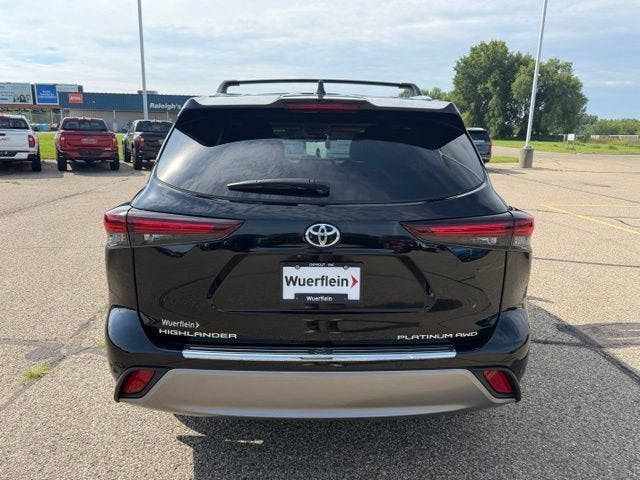2025 Toyota Highlander Platinum