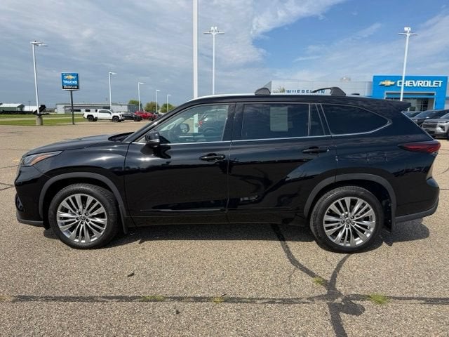 2025 Toyota Highlander Platinum
