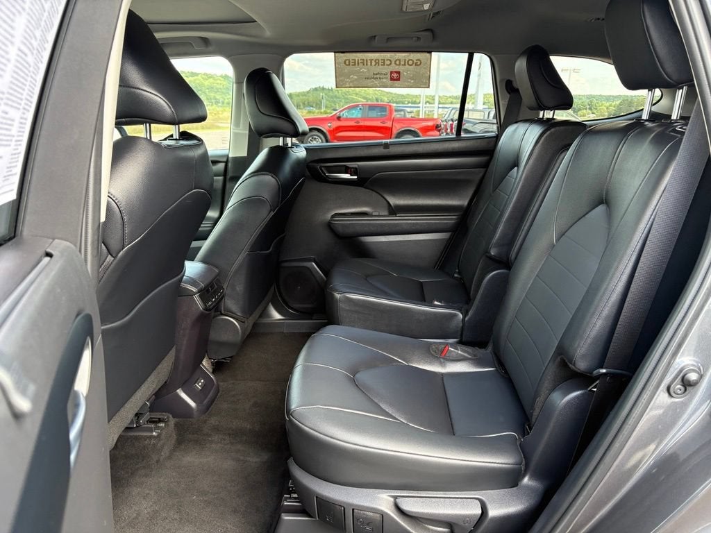 2025 Toyota Highlander XLE