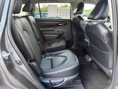 2025 Toyota Highlander XLE