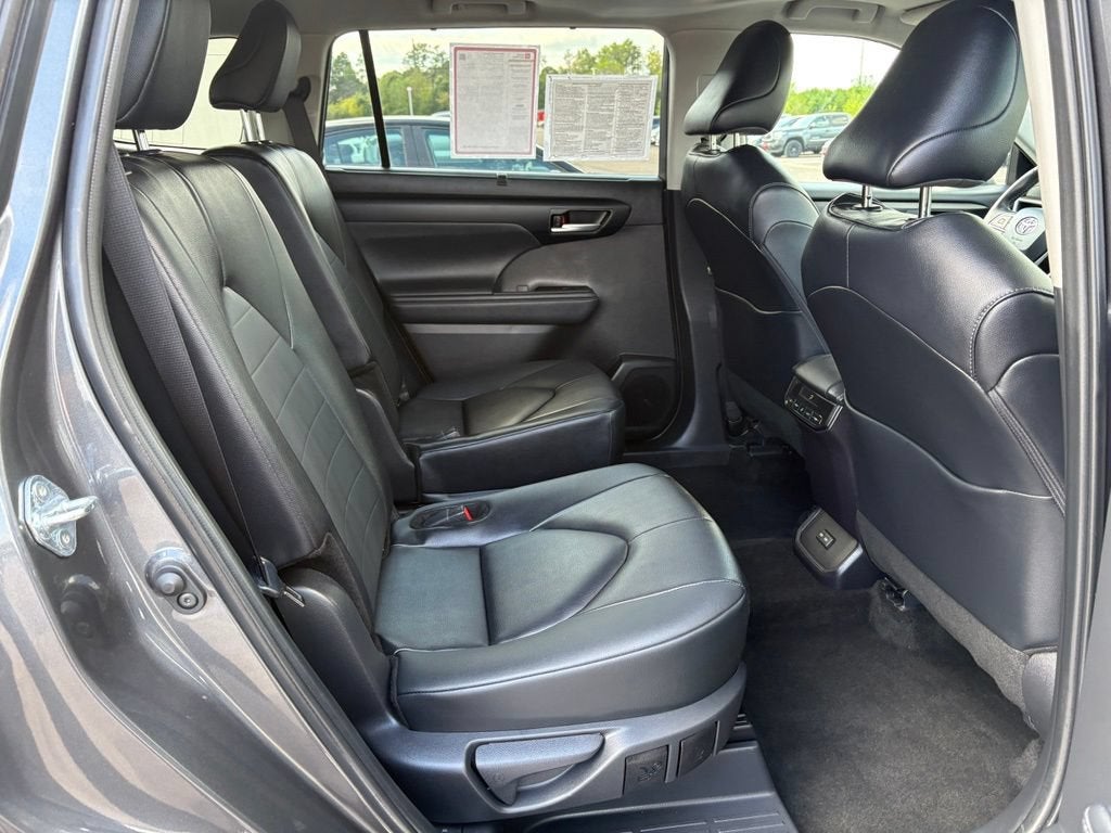 2025 Toyota Highlander XLE