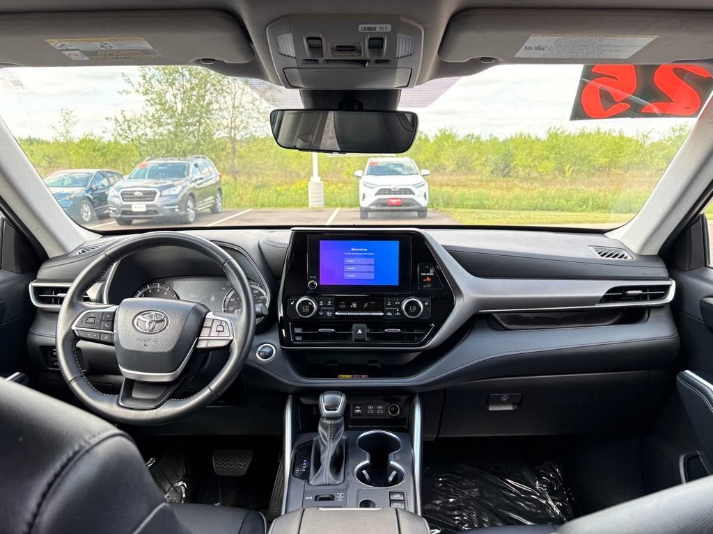 2025 Toyota Highlander XLE