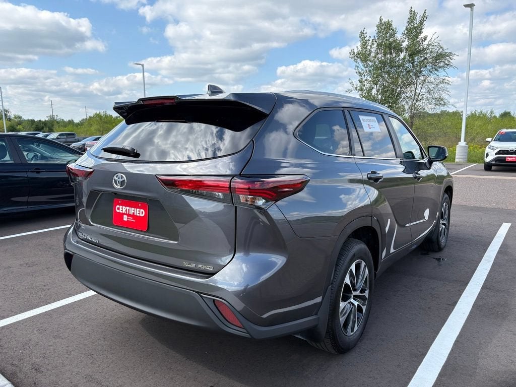 2025 Toyota Highlander XLE
