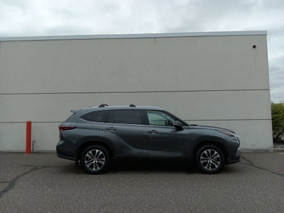 2025 Toyota Highlander XLE