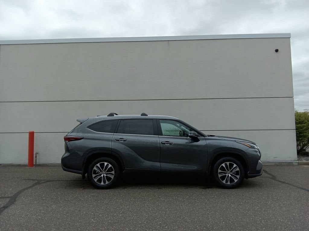 2025 Toyota Highlander XLE