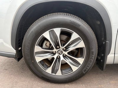 2025 Toyota Highlander XLE