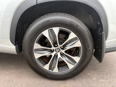 2025 Toyota Highlander XLE
