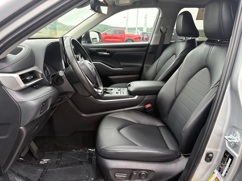 2025 Toyota Highlander XLE