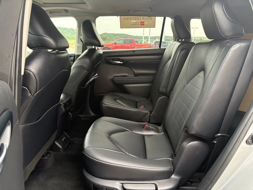 2025 Toyota Highlander XLE