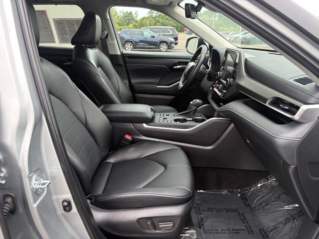 2025 Toyota Highlander XLE