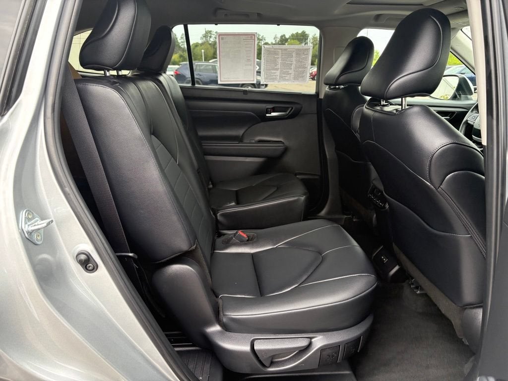 2025 Toyota Highlander XLE