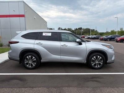 2025 Toyota Highlander XLE