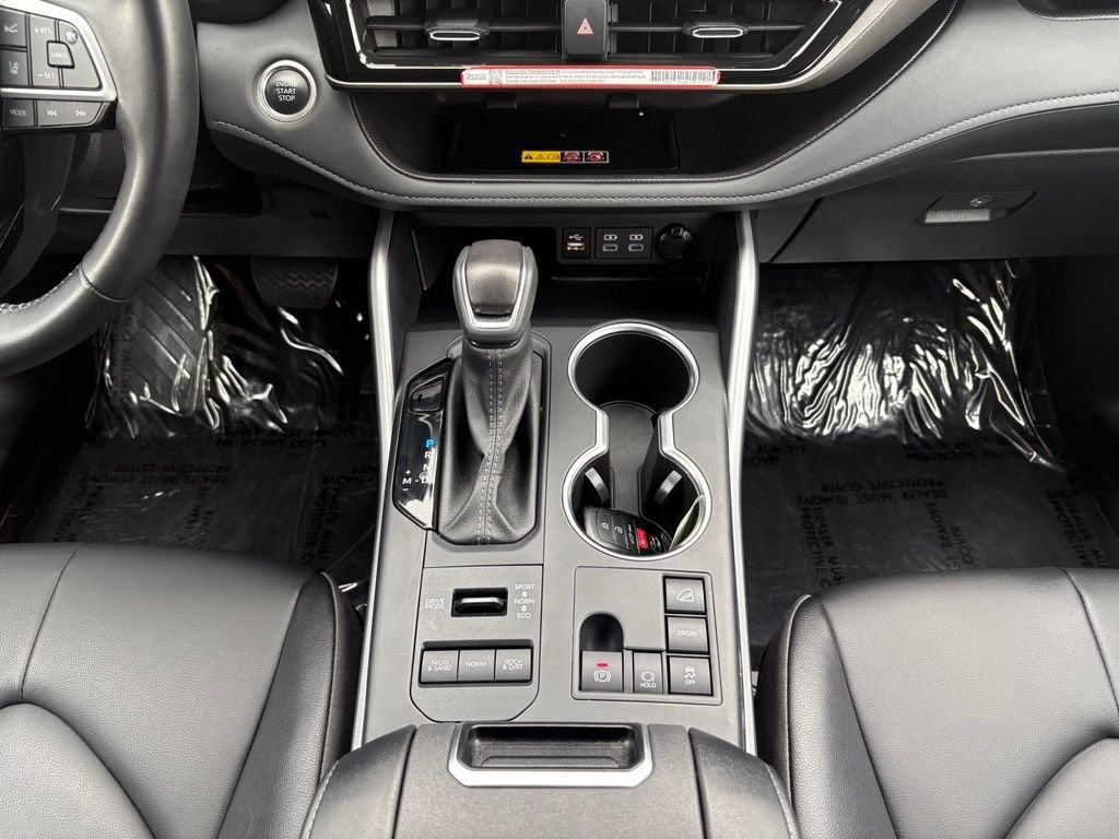 2025 Toyota Highlander XLE