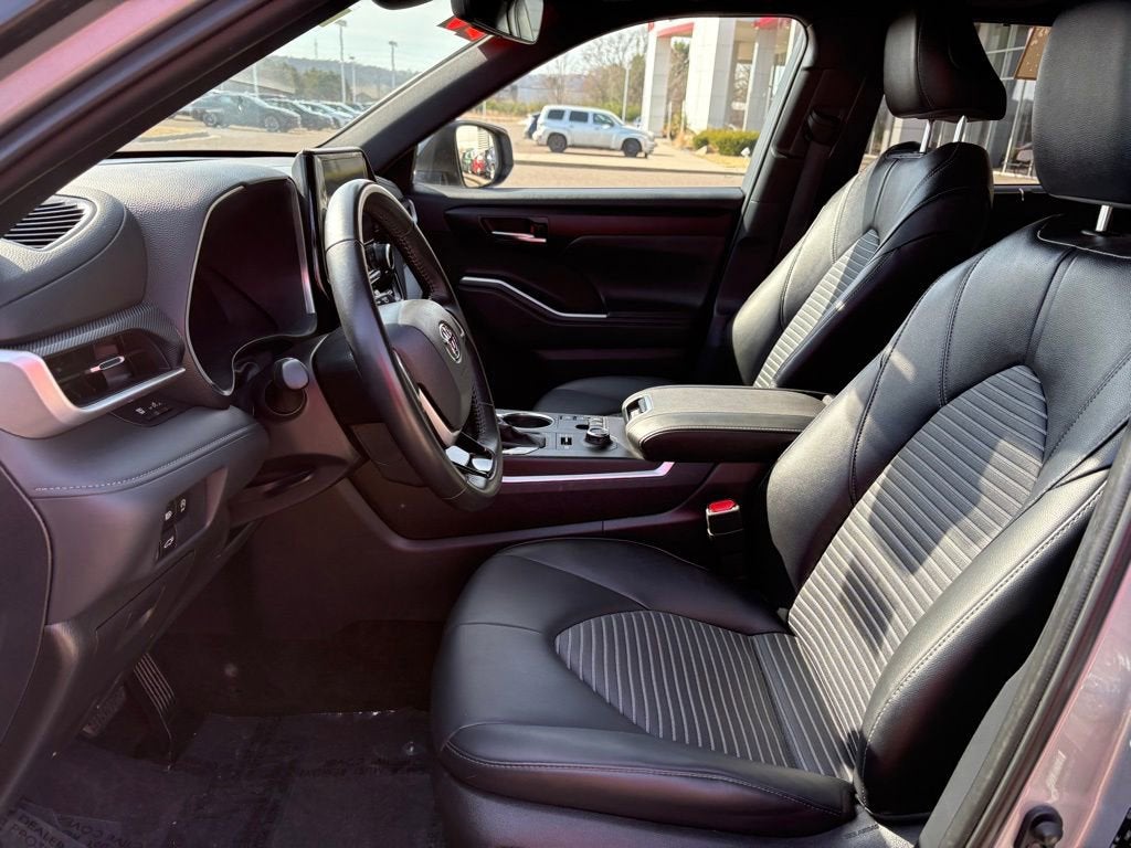 2025 Toyota Highlander XSE