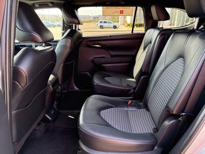 2025 Toyota Highlander XSE