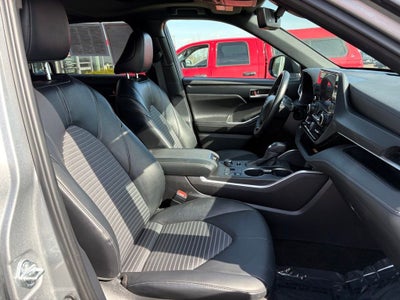 2025 Toyota Highlander XSE