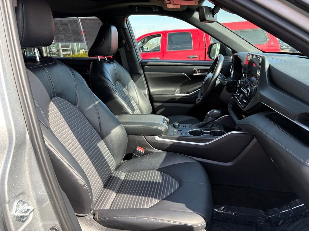 2025 Toyota Highlander XSE