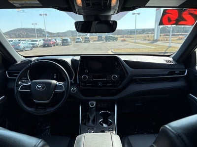 2025 Toyota Highlander XSE