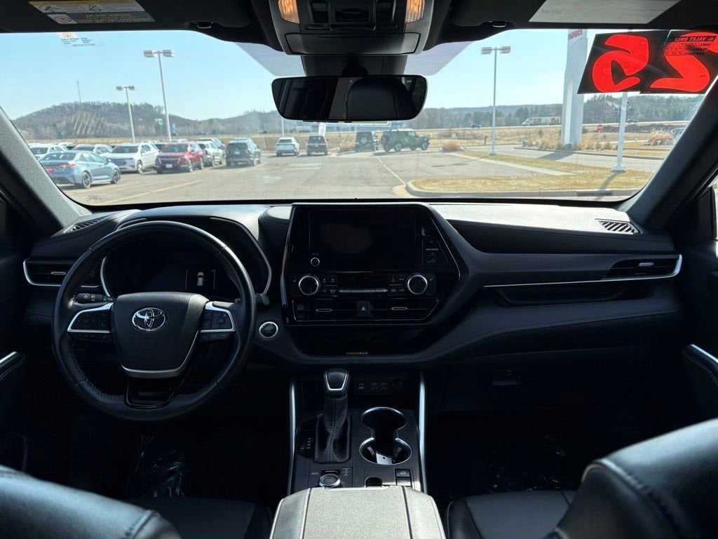 2025 Toyota Highlander XSE