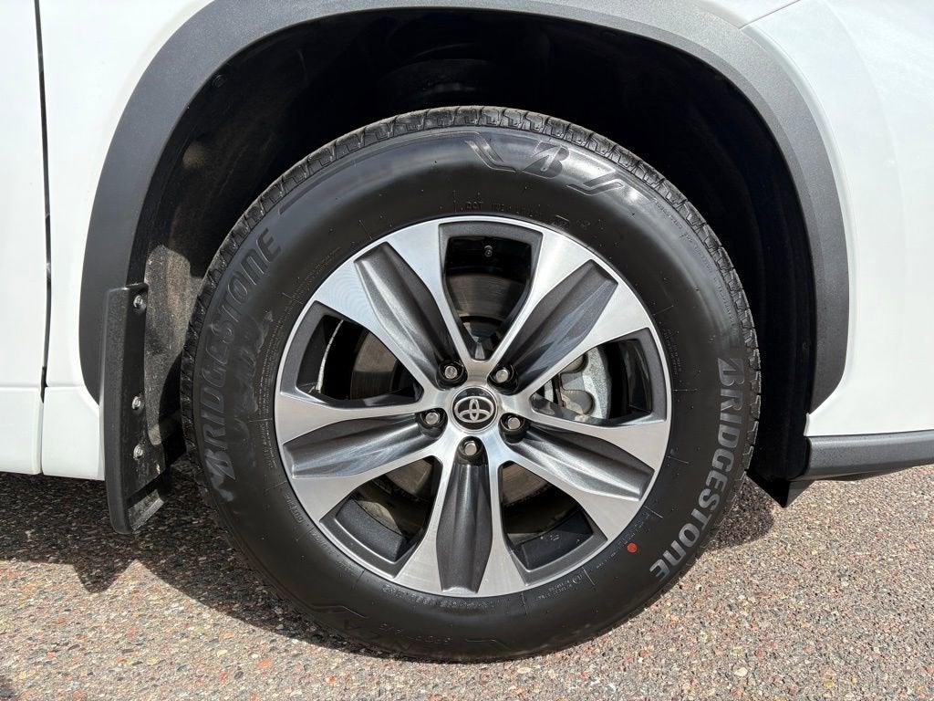2025 Toyota Highlander XLE