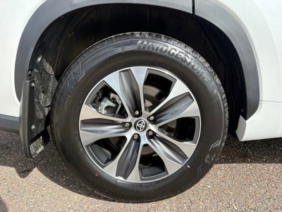 2025 Toyota Highlander XLE