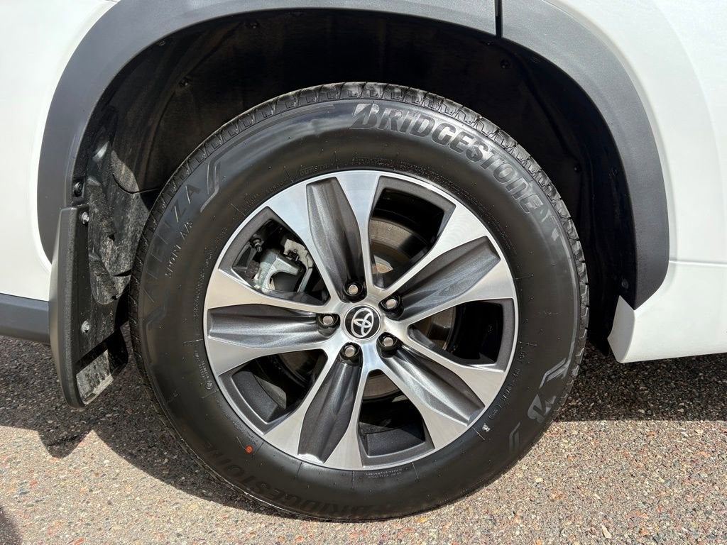 2025 Toyota Highlander XLE