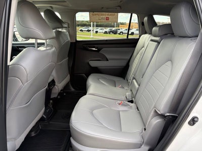 2025 Toyota Highlander XLE