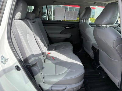 2025 Toyota Highlander XLE